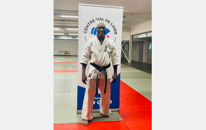 Félicitations à Youssouf  qui a réussi son examen de 5ème dan Shotokan