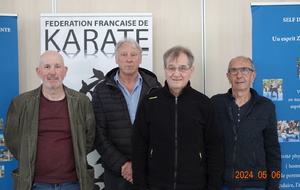 De gauche à droite
Marc Trésorier, Philippe Président d'honneur, Bernard Président, Pierre Secrétaire